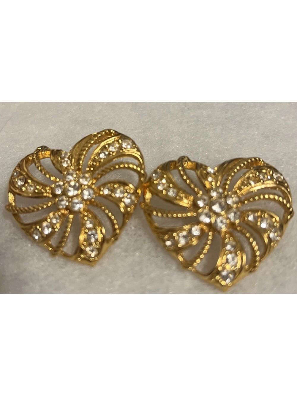 AVON Earrings Romantic Trellis Heart gold tone rhinestone Vintage 1994